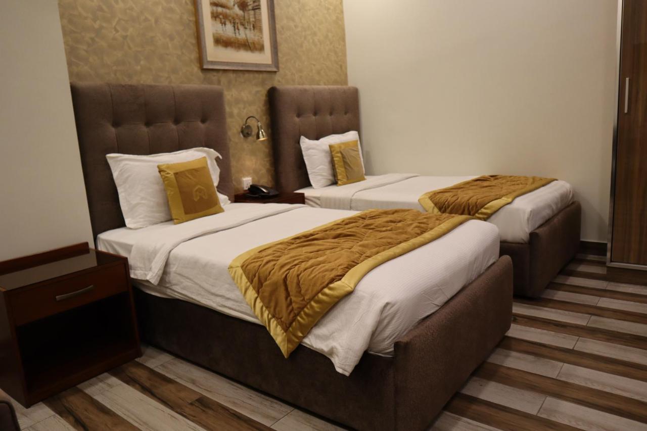 Hayyat Luxury Hotel Apartments Lahore Eksteriør bilde