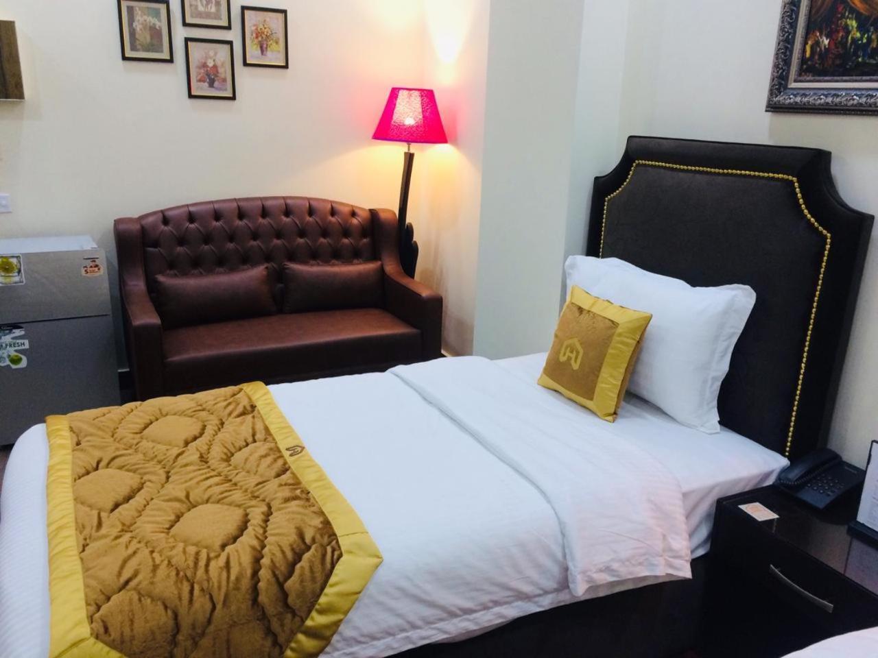 Hayyat Luxury Hotel Apartments Lahore Eksteriør bilde