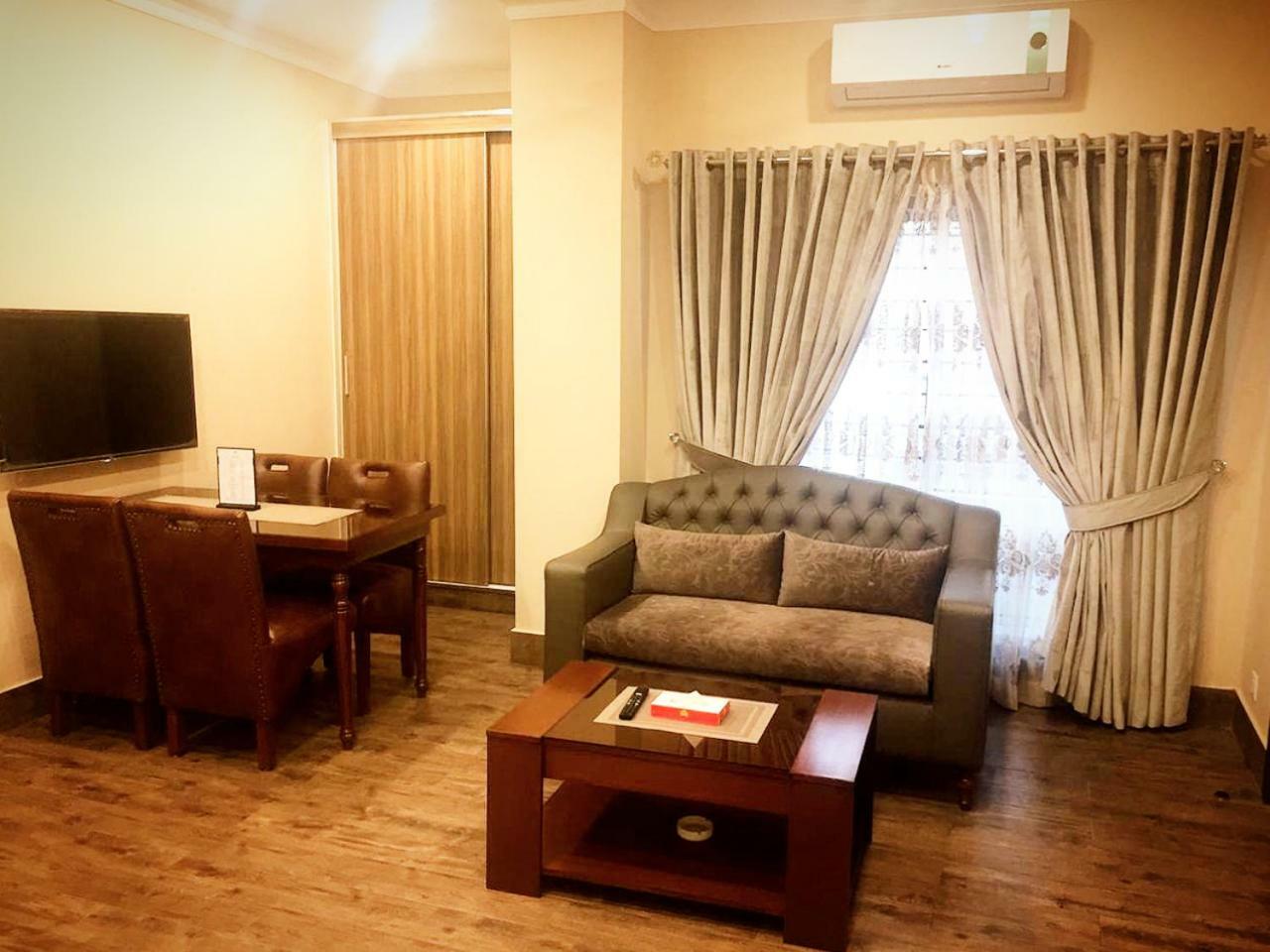 Hayyat Luxury Hotel Apartments Lahore Eksteriør bilde